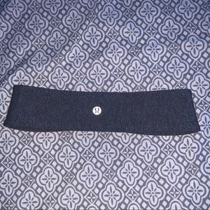 Lululemon Fly Away Tamer Headband II 
Luxtreme